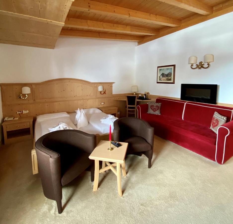 Hotel Aaritz Selva di Val Gardena Bagian luar foto